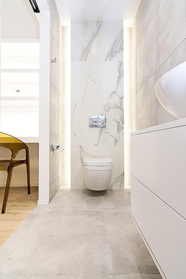 아테네 Brand New Flat For 4 Ppl Next To Syntagma Sq. 아파트 외부 사진